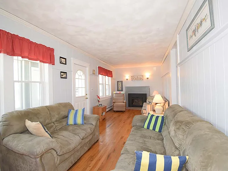 27 Saint James Rd — Photo 21
