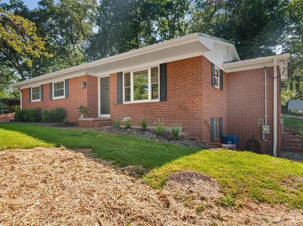 79 Oak St, Clyde, NC 28721