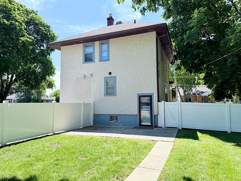 124 E Sunnyside Ave — Photo 22