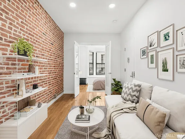 75 Pineapple Street image 1 of 5