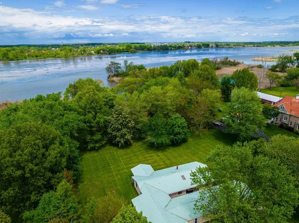 4799 E Harbor Rd, Port Clinton, OH 43452