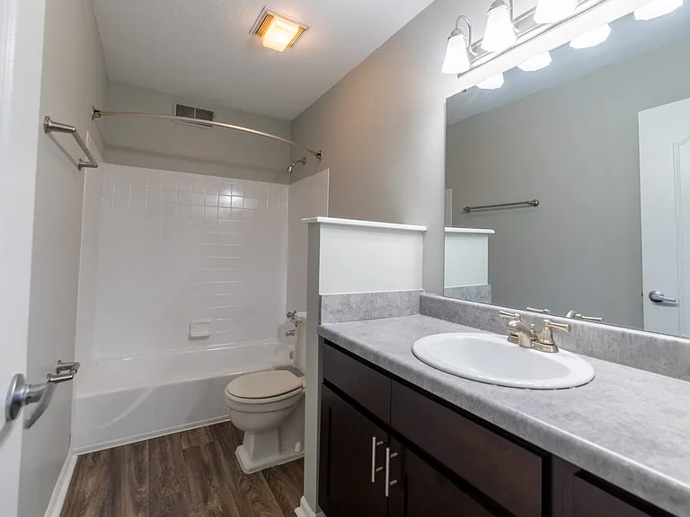 Barrington Estates Apartments — Photo 7