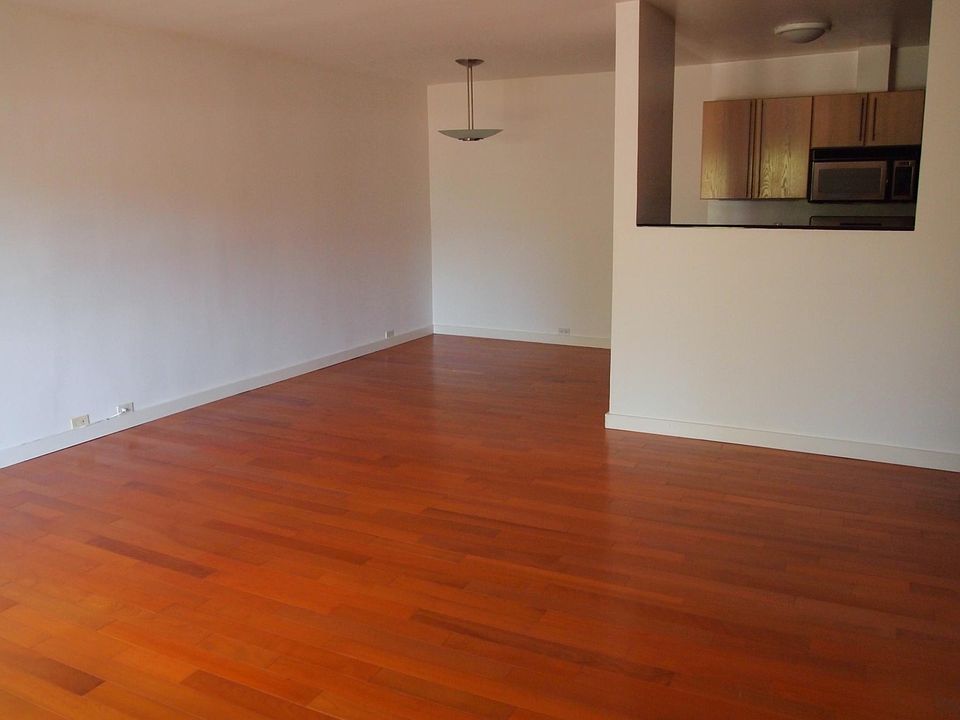 1st image of 330 S Barrington Ave APT 301