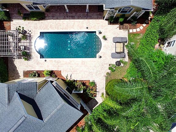 2nd image of 916 Westpark Dr