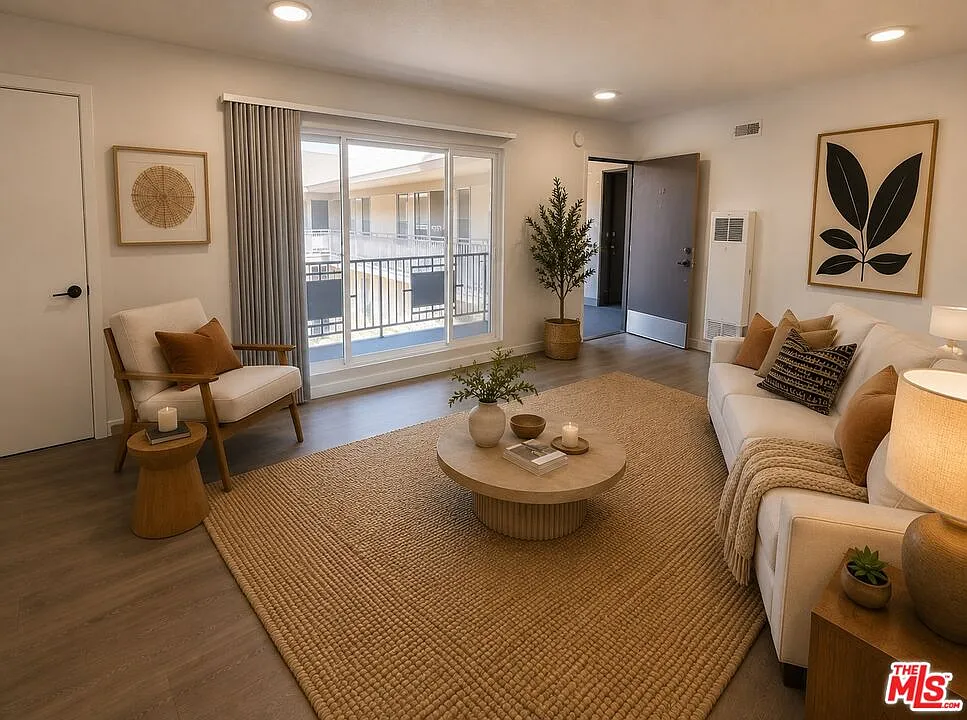 Studio, 1.0 bath, $1,395 — Photo 3