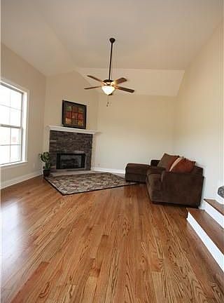 4th image of 1022 Dillon Ln