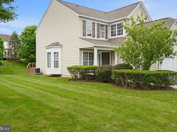 1 Redtail Ct, West Chester, PA 19382