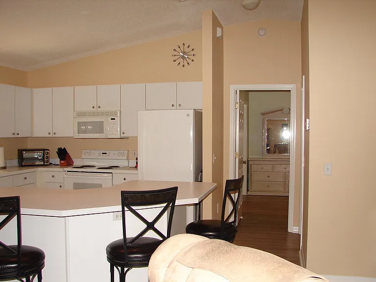 2527 Privada Dr — Photo 10