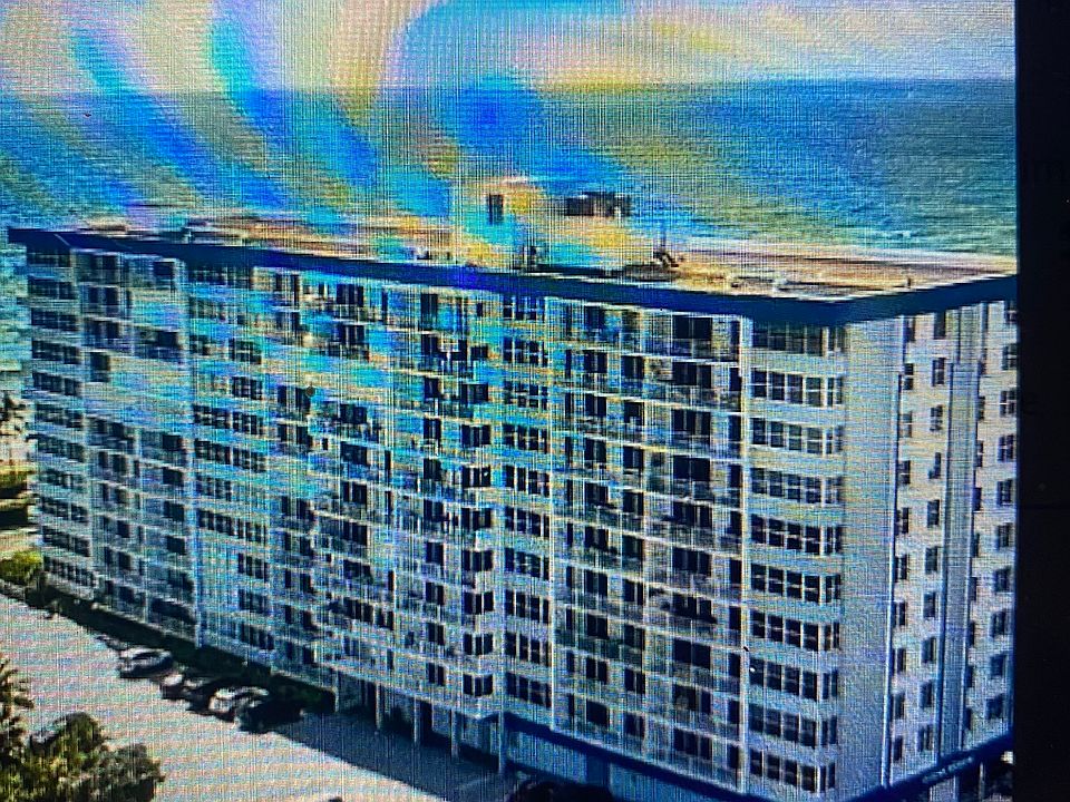 1st image of 800 SE 20th Ave APT 515
