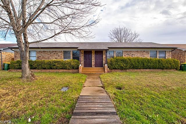 1st image of 950 Meadowlark Cir