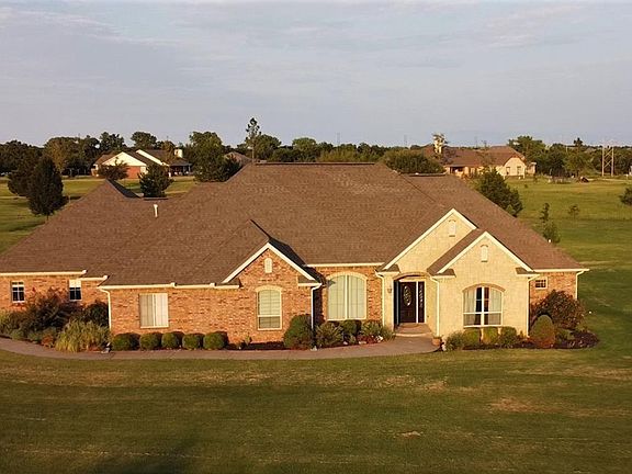 2nd image of 5917 N Chateau Dr