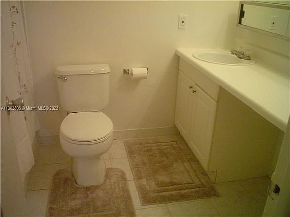 5th image of 1801 S Treasure Dr APT 403
