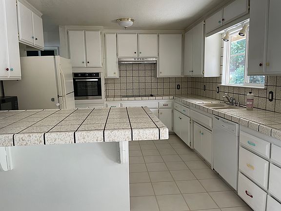 5th image of 175 Orrin Dr