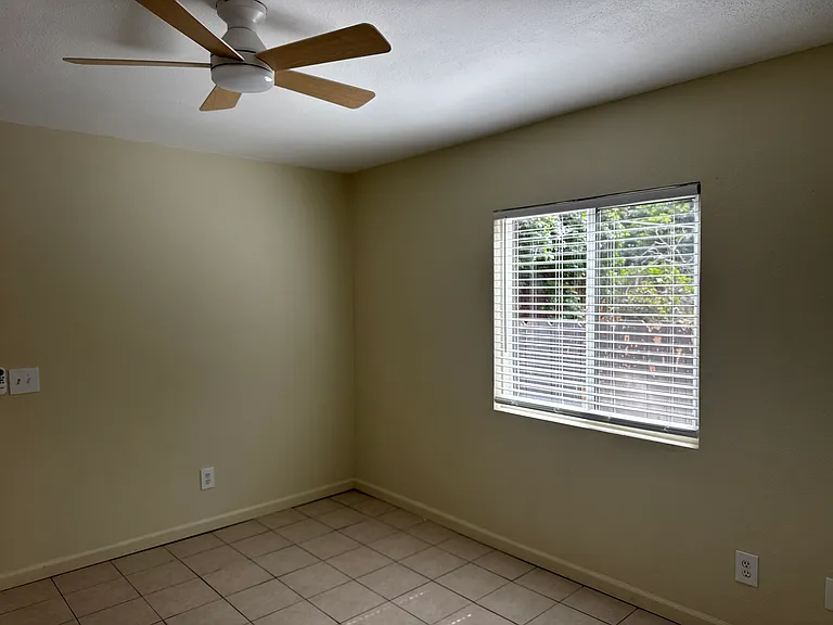 5527 Bolivar St — Photo 3