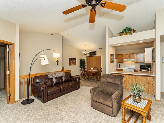 5th image of 1911 Deerhaven Ln NE APT 3