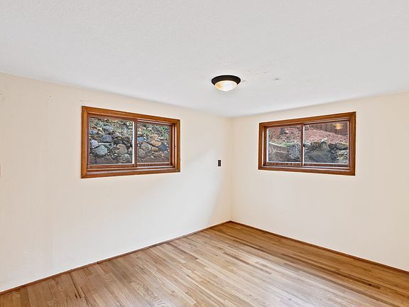 2nd image of 807 Shoshone Pl