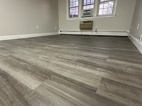 5th image of 887 Varnum Ave #10