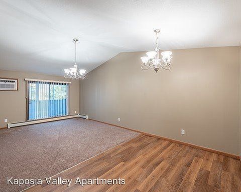 2nd image of 1905 Parkwood Dr APT 207