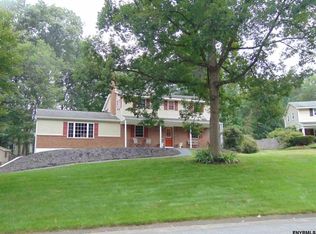 35 Pepper Holw, Clifton Park, NY 12065