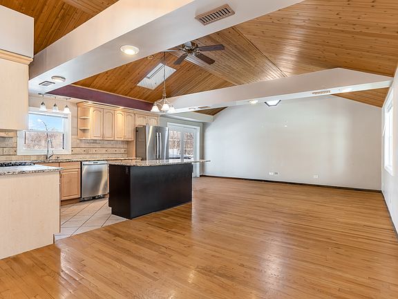 3rd image of 25216 River Rd