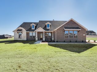 110 Steppes Ct, Decatur, TX 76234