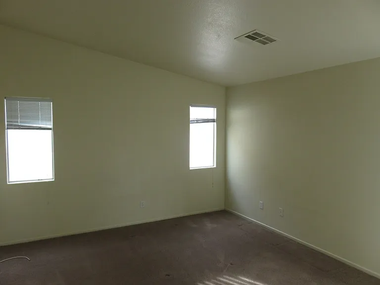 3358 Glacial Lake St — Photo 6