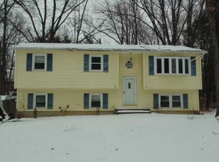 15 Nassau Rd, Poughkeepsie, NY 12601