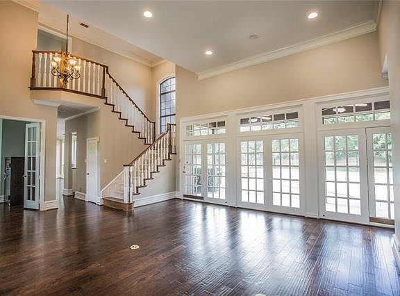 2nd image of 1017 Diamond Blvd