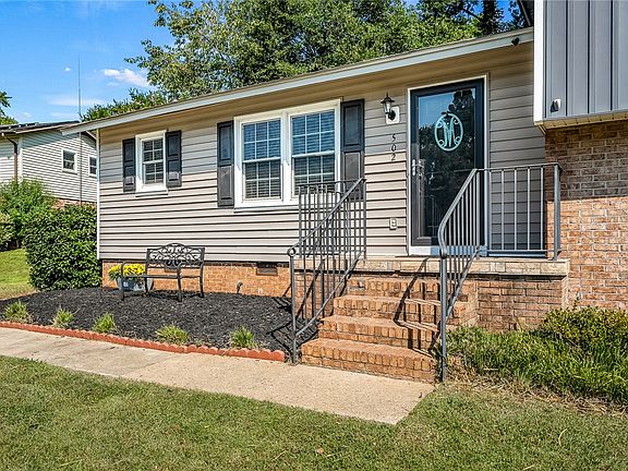 5th image of 502 Sellwood Cir