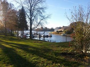 62 Breezy Knoll Ln, Lake Saint Louis, MO 63367