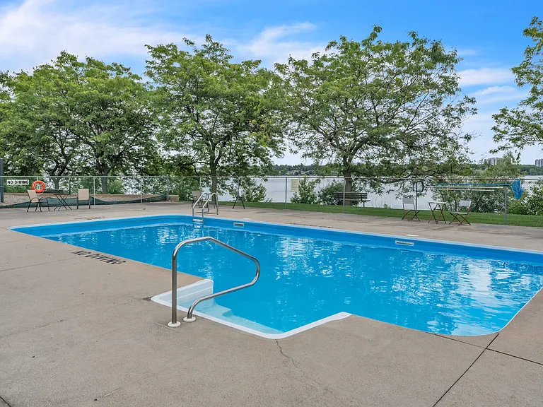 47 Village Dr — Photo 21