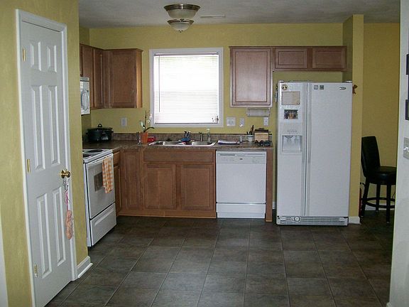 3rd image of 6767 Woodcreeper Dr