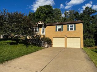323 Fairview Dr, Irwin, PA 15642