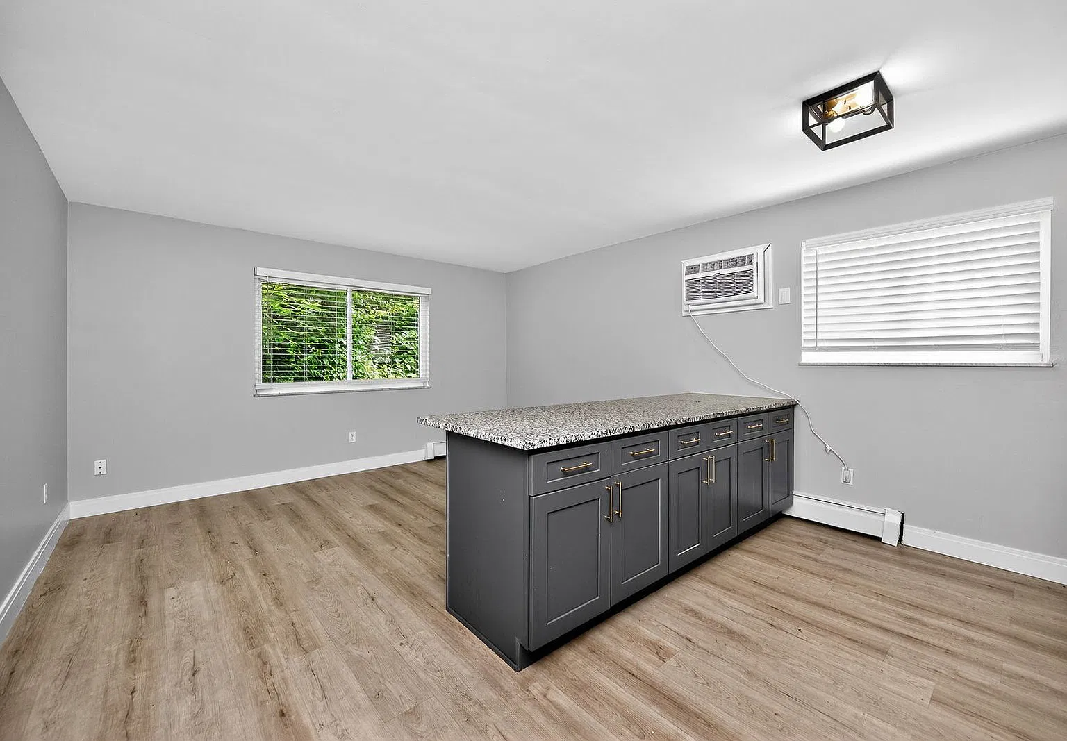 1 bed, 1.0 bath, 700 sqft, $1,075 — Photo 3