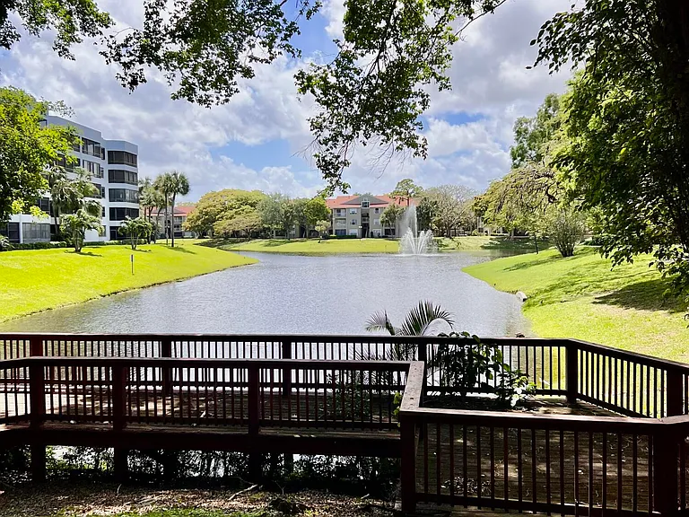 1850 Homewood Blvd #2070 — Photo 41