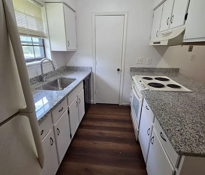 3546 Tudor Dr #D — Photo 9