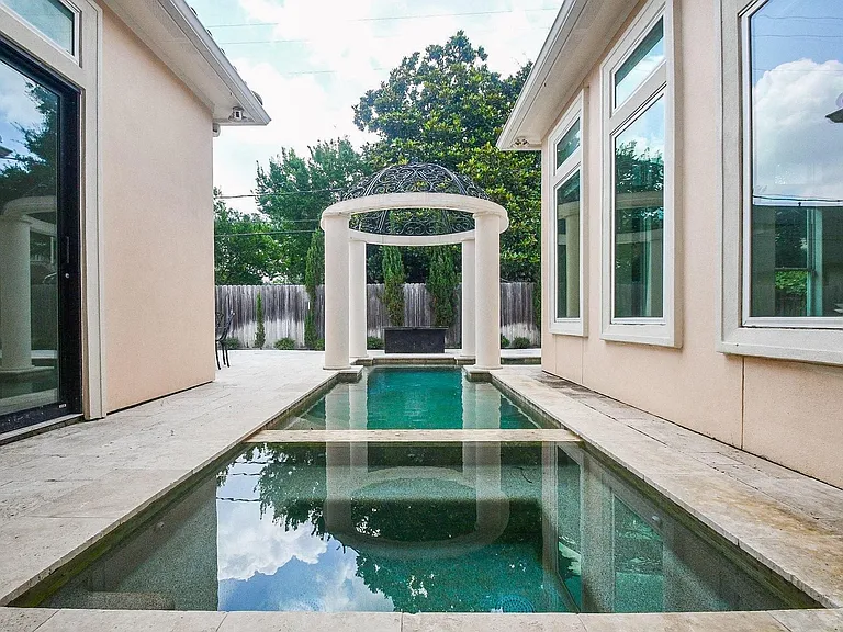 422 Mignon Ln — Photo 36