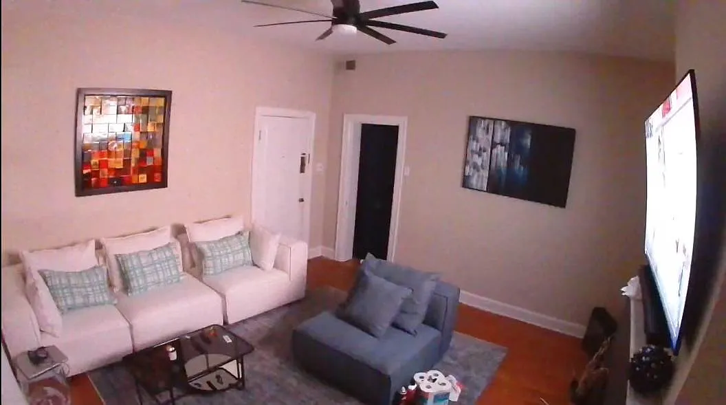 2 bed, 1000 sqft, $1,600 — Photo 3