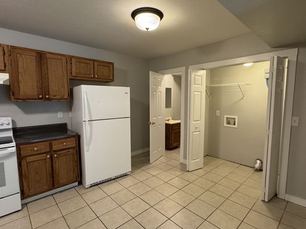 2302 Barbara Ln APT R-3