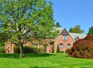 1 Hillside Dr, Bloomfield, CT 06002