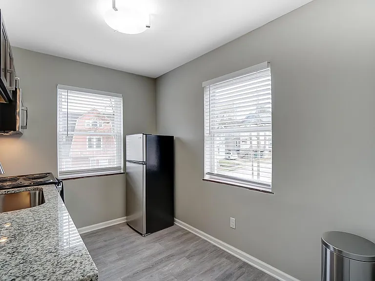 334 Helen St #1 — Photo 6
