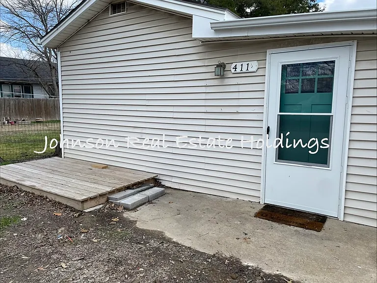 411 1/2 S Creek Ave — Photo 2