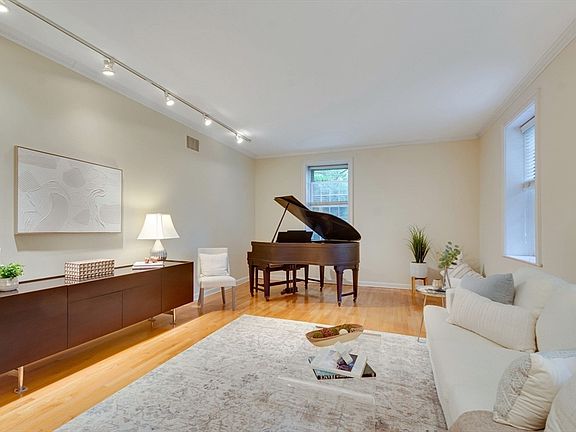 3rd image of 30 Cumberland Ave #3W