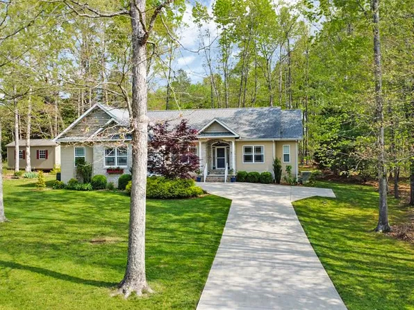 89 W Creek Dr, Crossville, TN 38572