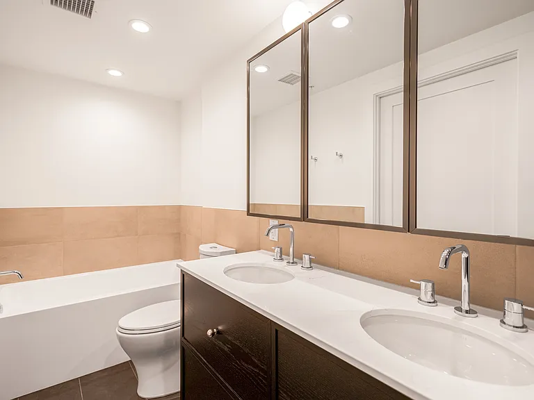 581 W 26th Ave — Photo 18