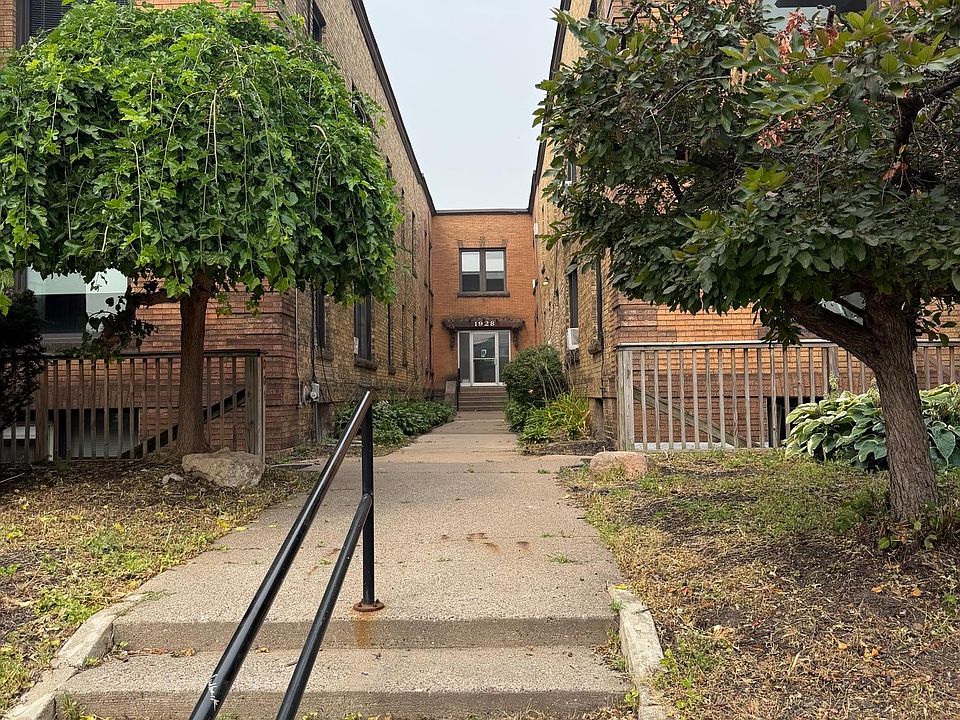 1st image of 1928 Aldrich Ave S #B105