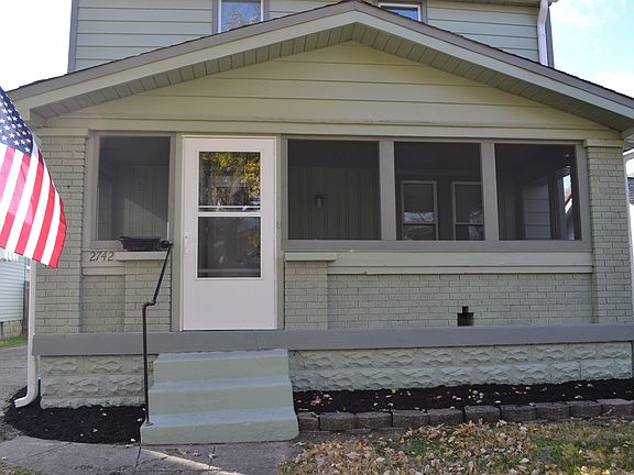 4th image of 2742 Allen Ave