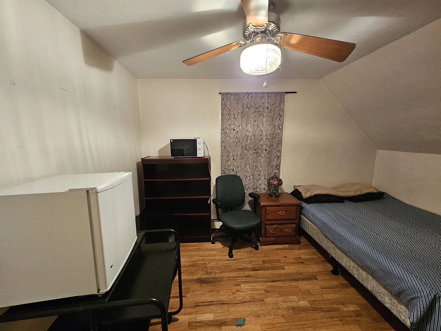 3 bed, 150 sqft, $725 — Photo 1