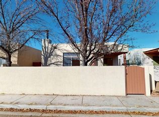 3912 Los Milagros, Santa Fe, NM 87507