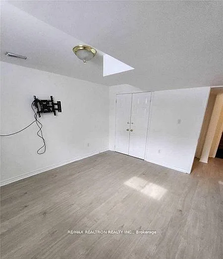 49 Hanmer St E #BSMNT — Photo 2